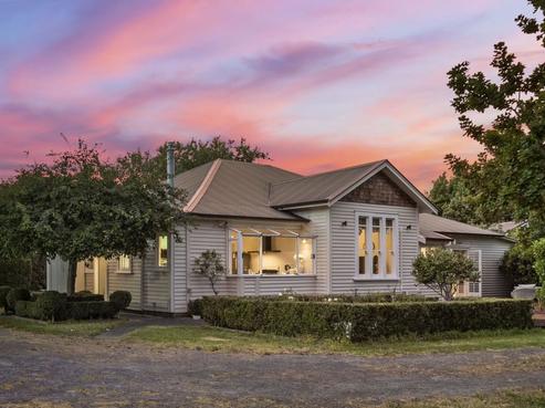 1250 Dairy Flat Highway, Dairy Flat