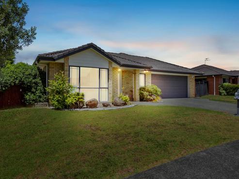 221 Carnoustie Drive, Wattle Downs