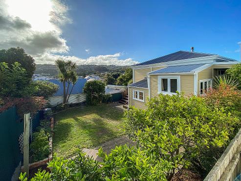 15 Angus Avenue, Berhampore