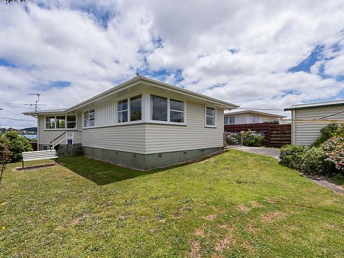 4 Pauline Way, Paparangi