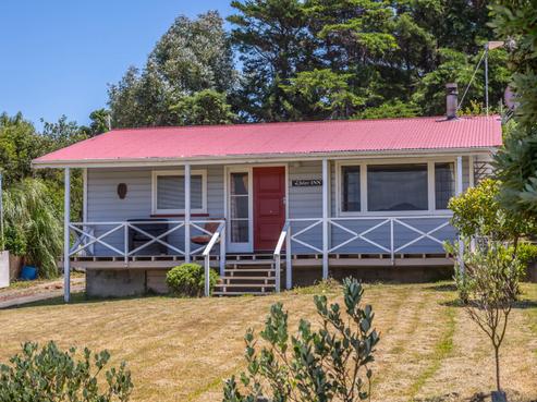 24 Whangaimoana Beach Road, Pirinoa