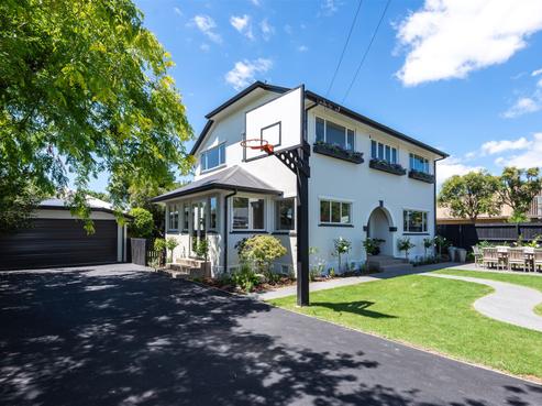 132 Caledonian Road, Saint Albans