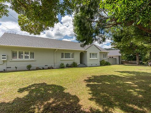 16 Cairnfield Road, Kensington