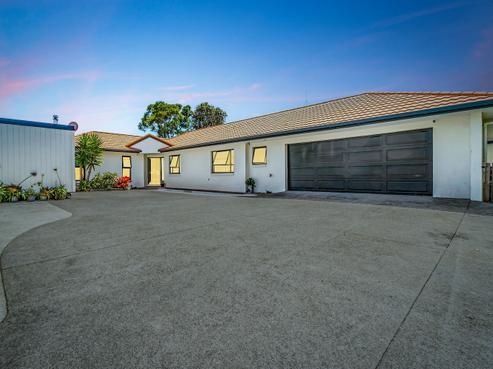 24 Makiri Street, Helensville