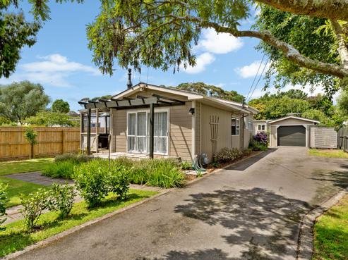 16 Puriri Road, Waikanae