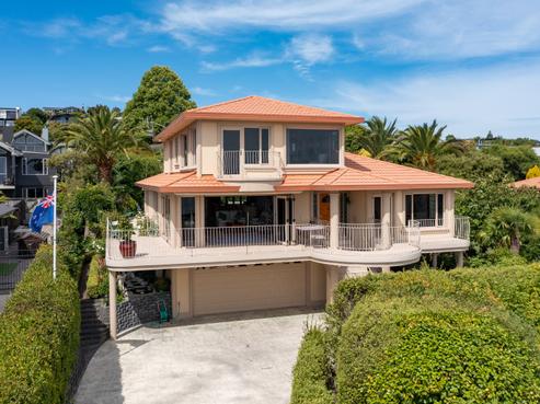166 Lake Terrace, Hilltop