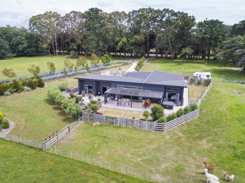97 Reid Line East, Feilding