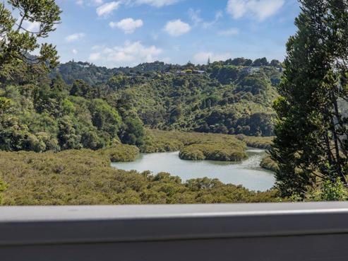 8 Janet Place, Laingholm