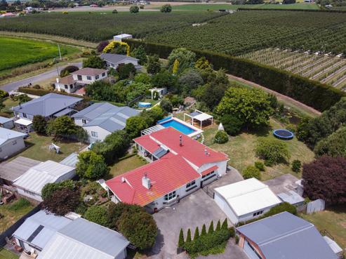 20 Deakin Place, Clive