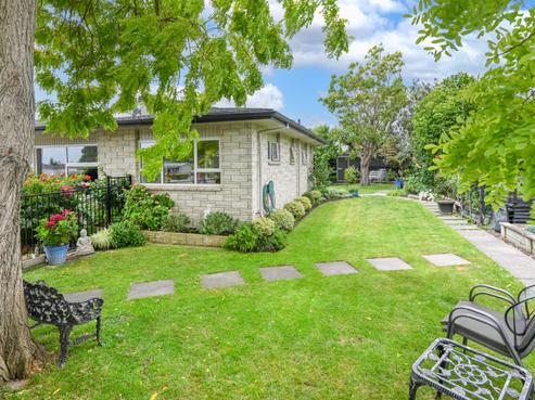 1/90 Napier Road, Havelock North