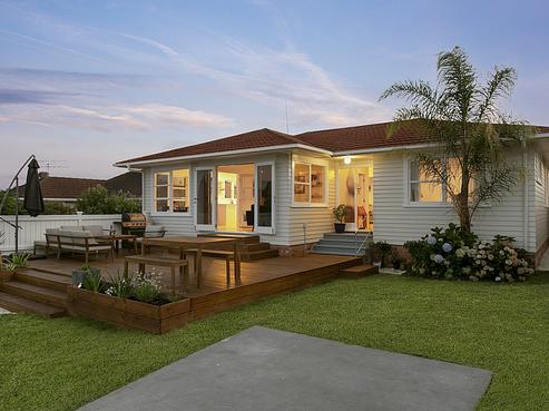 55 Fairclough Road, Beach Haven