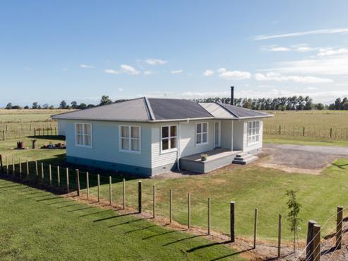 851 State Highway 25, Waitakaruru