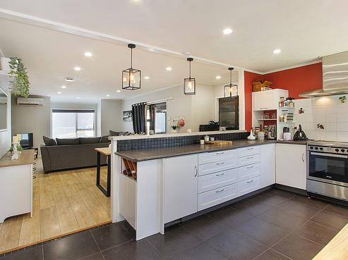 1/33 Walton Street, Red Beach