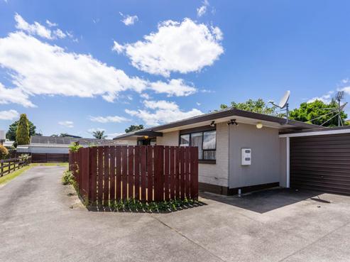 2/6B Youngs Road, Papakura