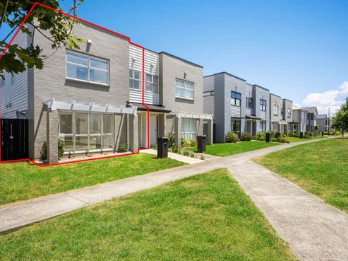 32 Hollowout Street, Takanini