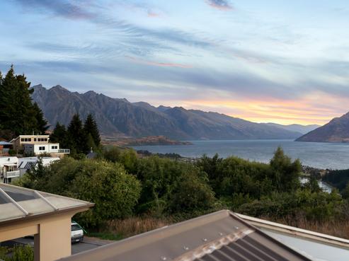 10B Vancouver Drive, Queenstown Central