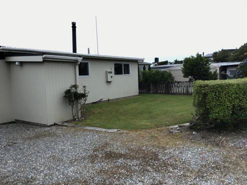 21 Johnston Crescent, Haast