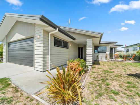 17 Noumea Drive, Rangatira Park