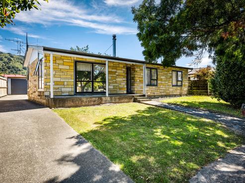 83 California Drive, Totara Park