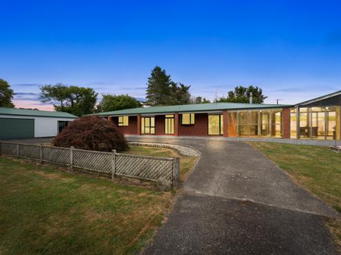 211 Johns Road, Inglewood