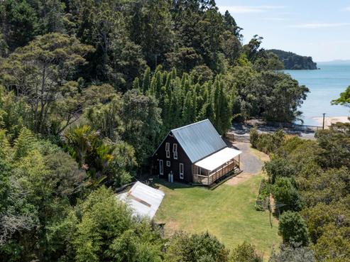 1 Sandys Parade, Laingholm