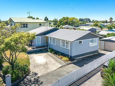 5 Rosalind Street, Deanwell