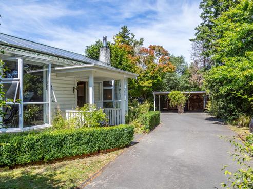 6 Willow Park Drive, Opaki