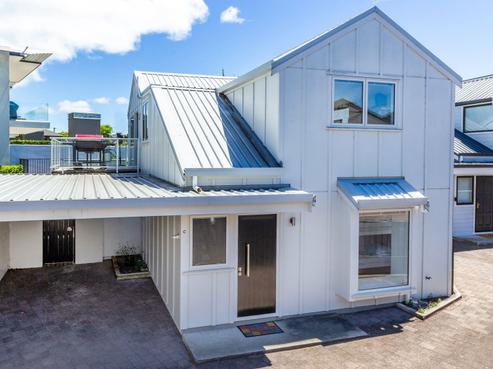 3/112 Lake Terrace, Taupo
