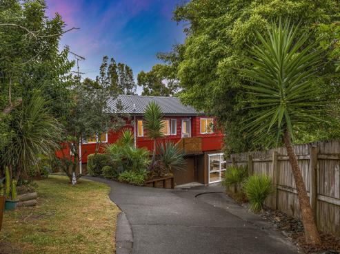 12 Lowell Place, Massey