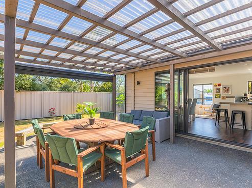 38 Simpson Crescent, Raumati Beach
