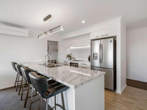 32 Tara Crescent, Woodend
