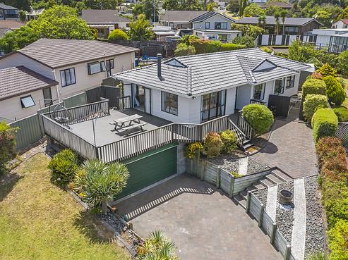 8 Crail Court, Totara Heights