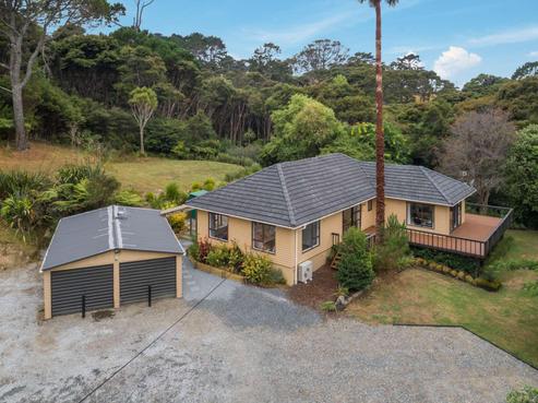 13 Yelash Road, Massey
