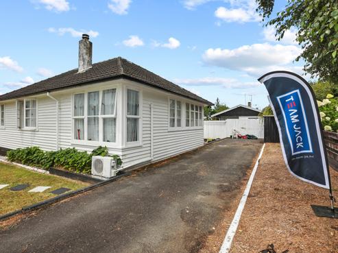 61 Kenney Crescent, Fairfield