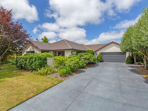 1 Caroline Way, Northwood