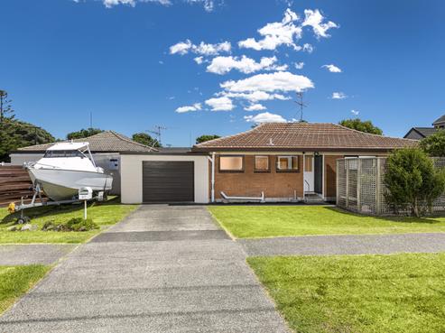 37 Pine Road, Orewa