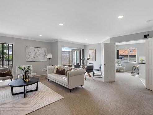2/116 Meadowland Drive, Somerville