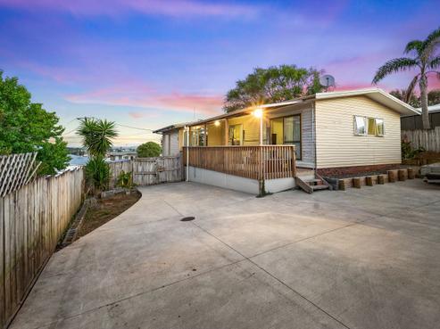 35 Waimumu Road, Massey