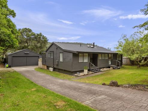 5 Weranui Road, Waiwera