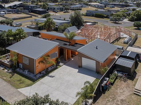 128 The Fairway, Matarangi