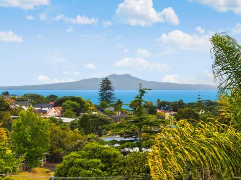 50 Lyons Avenue, Murrays Bay