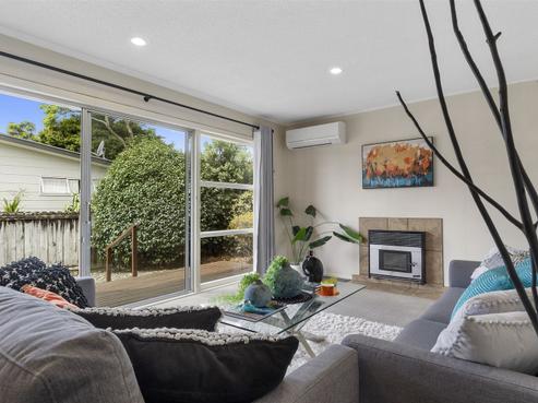 17 Jonathon Street, Brookfield