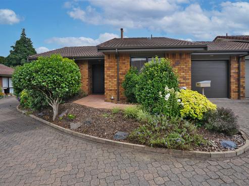 8 Ashford Mews, Flagstaff
