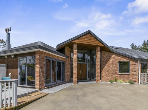 2 Crestview Grove, Belmont