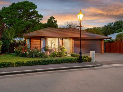 15 Castle Way, Beckenham