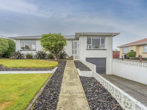 39 Kilmarnock Avenue, Strathern