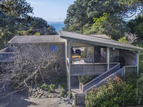 203 Howard Road, Orere Point