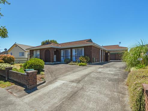 8 Grange Place, Milson