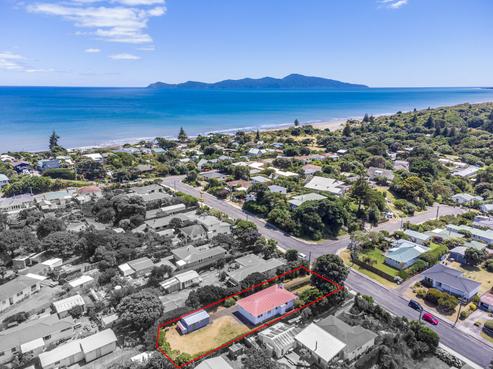 14 Te Miti Street, Paekakariki