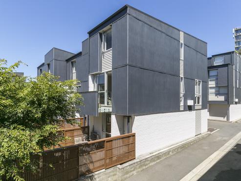 44/120 Rintoul Street, Newtown